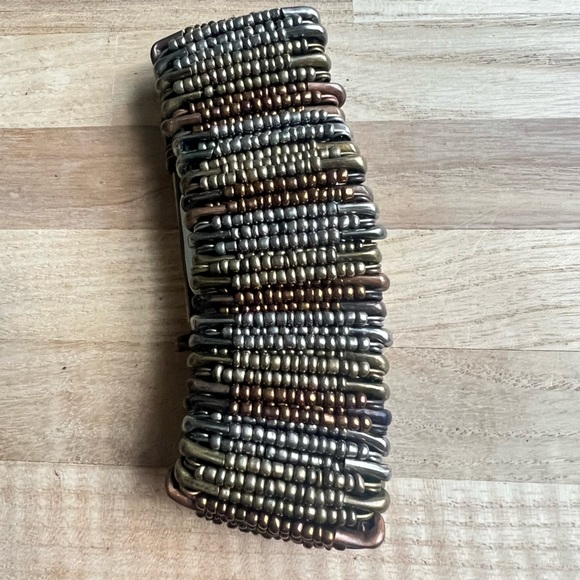 Charming Charlie Ladies watch fashion safety pin beaded bracelet NEW BATTERY - Picture 4 of 8